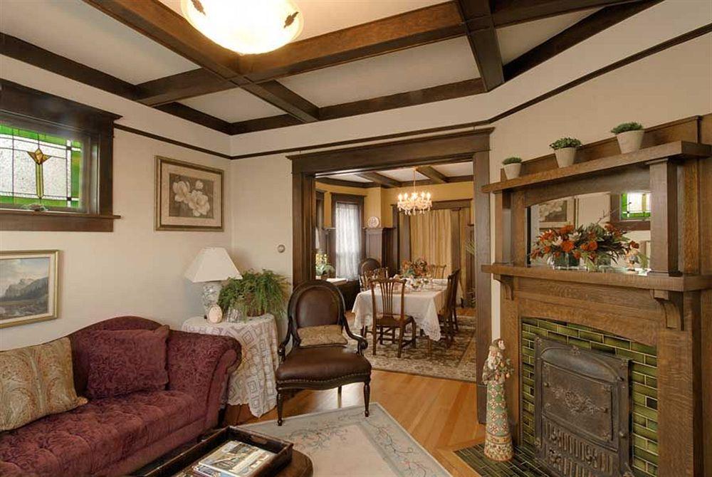 Bed & Breakfast Fisher House Victoria