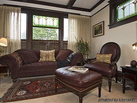 Fisher House Couette-café Victoria